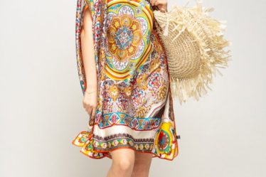 Rochie de plaja tip poncho din matase cu mandala centrala in chenar bej si caramiziu