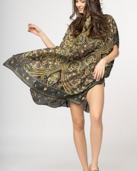 Rochie de plaja tip poncho din matase cu motive orientale pe fond negru