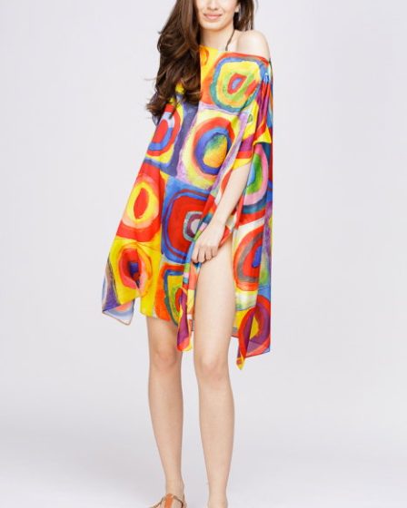 Rochie de plaja tip poncho din matase cu reproducere dupa pictura moderna a lui Kandinsky