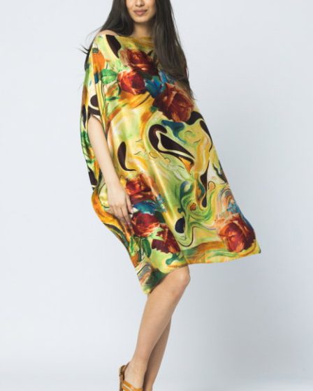 Rochie de plaja tip poncho din matase cu trandafiri pe fond galben