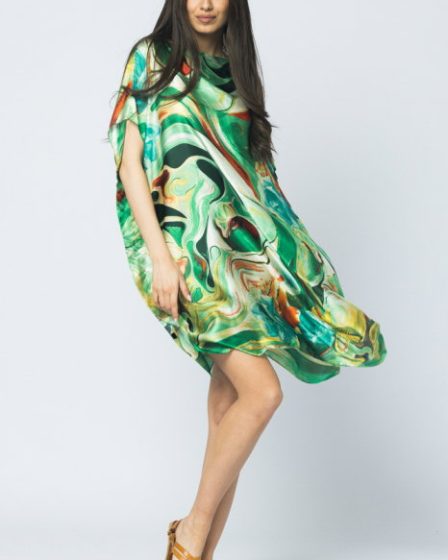 Rochie de plaja tip poncho din matase cu trandafiri pe fond verde intens