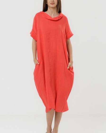 Rochie din in rosu corai cu croiala oversized si guler lejer