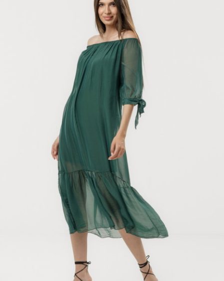 Rochie din matase si vascoza cu detalii feminine si croiala lejera