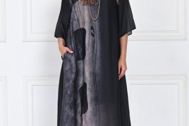 Rochie eleganta satinata A-line cu imprimeu abstract si croi lejer fluid