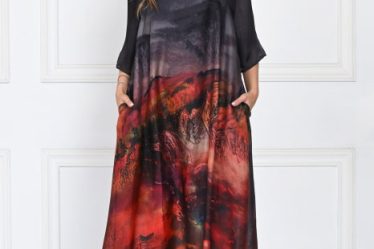 Rochie eleganta satinata A-line cu imprimeu artistic si croi lejer fluid