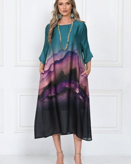 Rochie eleganta satinata A-line cu imprimeu artistic si croi lejer fluid