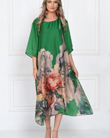 Rochie eleganta satinata A-line cu imprimeu floral artistic si croi lejer fluid
