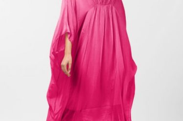 Rochie fucsia in colturi