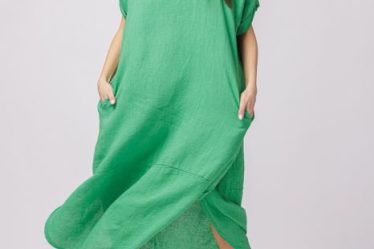 Rochie lalea oversize din in cu buzunare si crapaturi laterale rotunjite