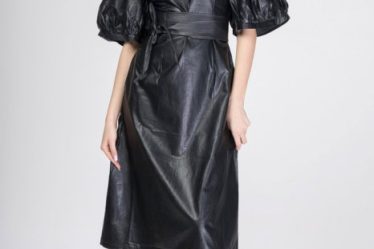 Rochie lunga cambrata din piele ecologica cu maneci bufante