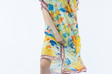 Rochie lunga de plaja tip poncho cu imprimeu acuarela multicolora