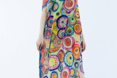 Rochie lunga de plaja tip poncho cu imprimeu mandale multicolore