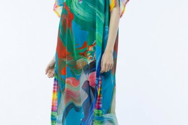 Rochie lunga de plaja tip poncho cu imprimeu pensulat multicolor
