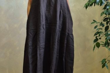 Rochie lunga din in A-line cu decolteu in V si croiala lejera