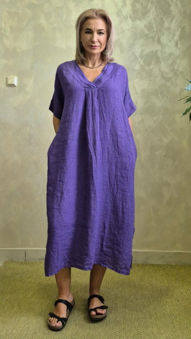Rochie lunga tip kaftan din in cu croi amplu si decolteu in V