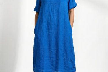 Rochie midi din in cu croiala lejera si prinderi laterale