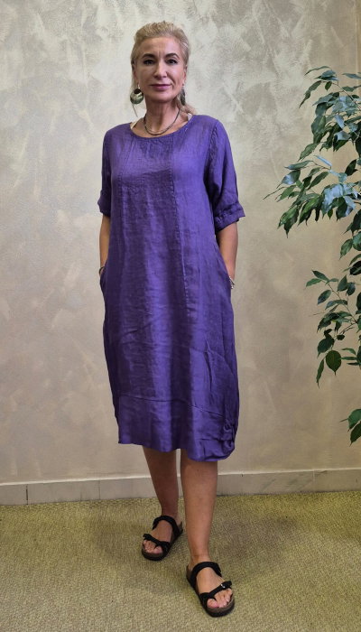 Rochie midi din in cu croiala lejera si prinderi laterale