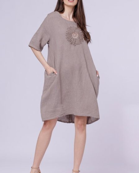 Rochie midi din in cu floare din paiete pe piept