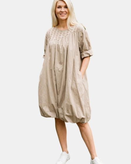 Rochie midi gogosar cu dantela