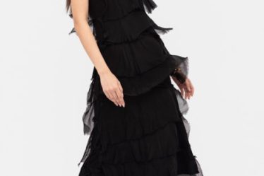 Rochie neagra din matase si vascoza cu  volane franjurate suprapuse