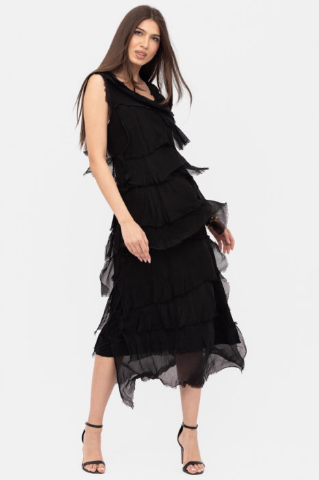 Rochie neagra din matase si vascoza cu volane franjurate suprapuse