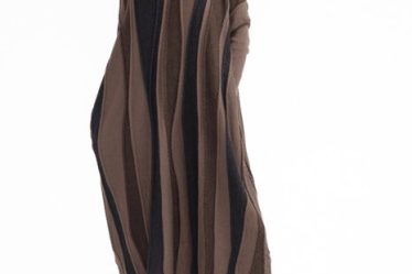 Rochie oversize tricotata cu dungi unduitoare si croi lejer