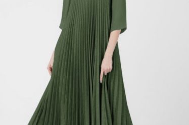 Rochie plisata A-line cu maneci trei sferturi