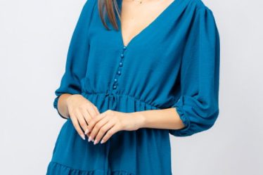 Rochie scurta din voal cu maneci 3 4 si volanase