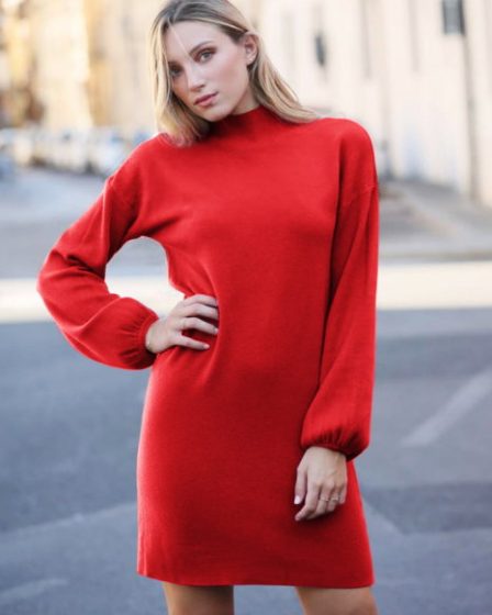 Rochie scurta tricotata cu maneca bufanta