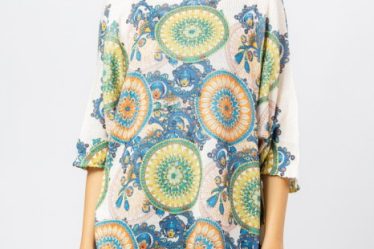 Rochie scurta tricotata cu maneca fluture si imprimeu mandale