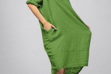 Rochie verde oliv din in Stella Milani cu inel metalic pe spate
