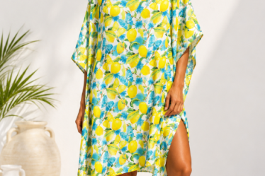 Rochie de plaja tip poncho din matase cu imprimeu mediteranean cu lamai si fluturi