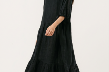 Rochie maxi de vara din in negru cu croi lejer si floare decorativa